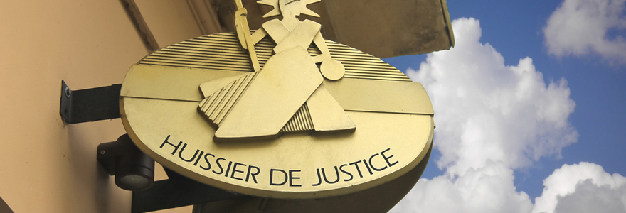 huissier de justice